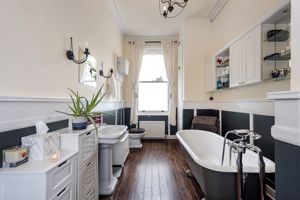 Family Bathroom- click for photo gallery